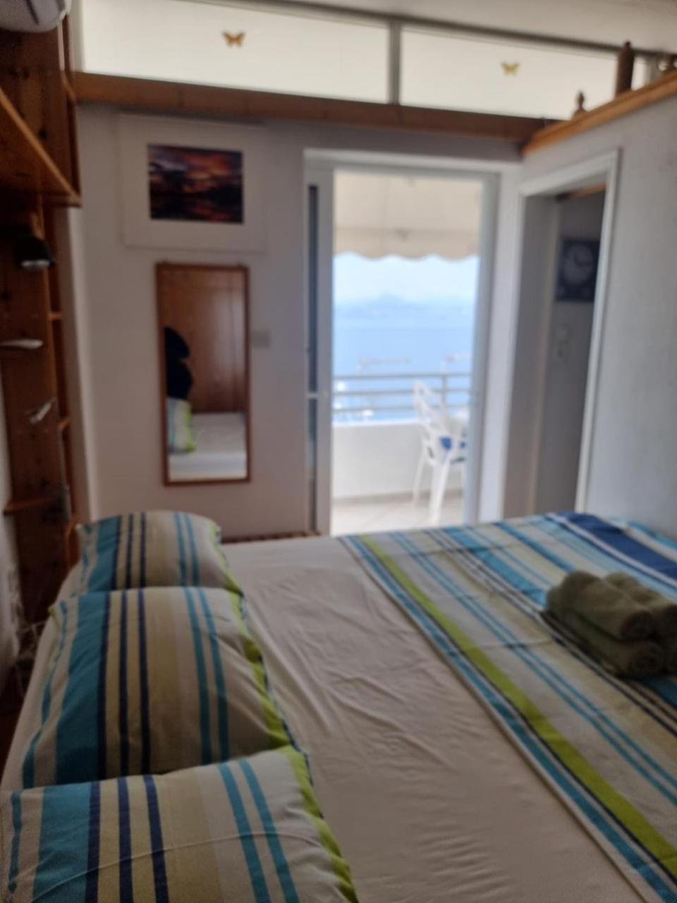 Atlas Apartment With Private Beach And Seaview Blue Loutraki  Bagian luar foto