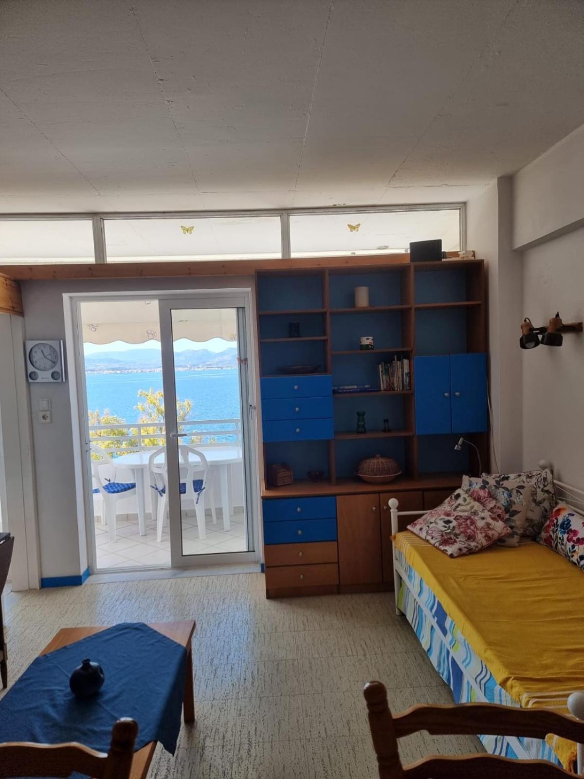 Atlas Apartment With Private Beach And Seaview Blue Loutraki  Bagian luar foto