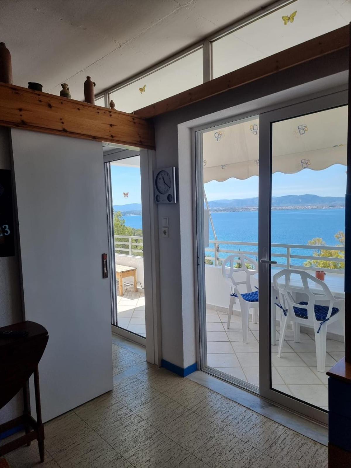 Atlas Apartment With Private Beach And Seaview Blue Loutraki  Bagian luar foto