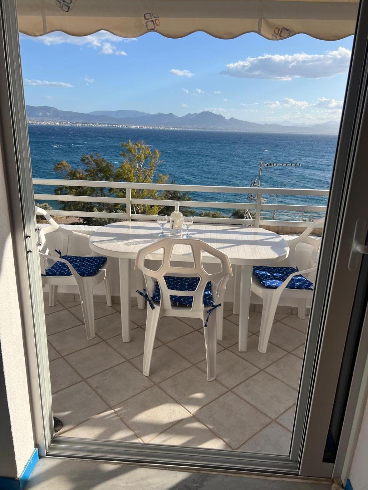 Atlas Apartment With Private Beach And Seaview Blue Loutraki  Bagian luar foto